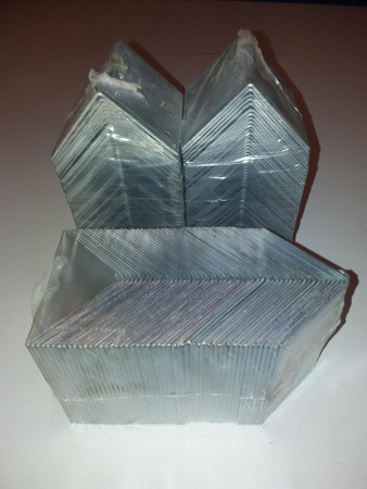 Крепёжный уголок оцинкованный перфорированный KU 130х130х100х2 мм