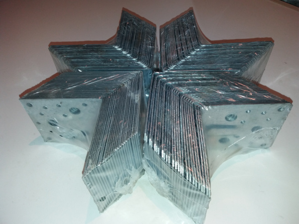 Уголки крепежные усиленные перфорированные KUU 70х70х55х2 мм